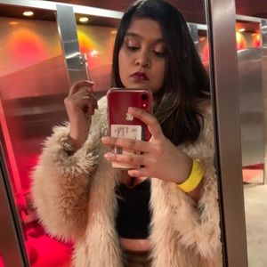 Meet your Posher, Anny